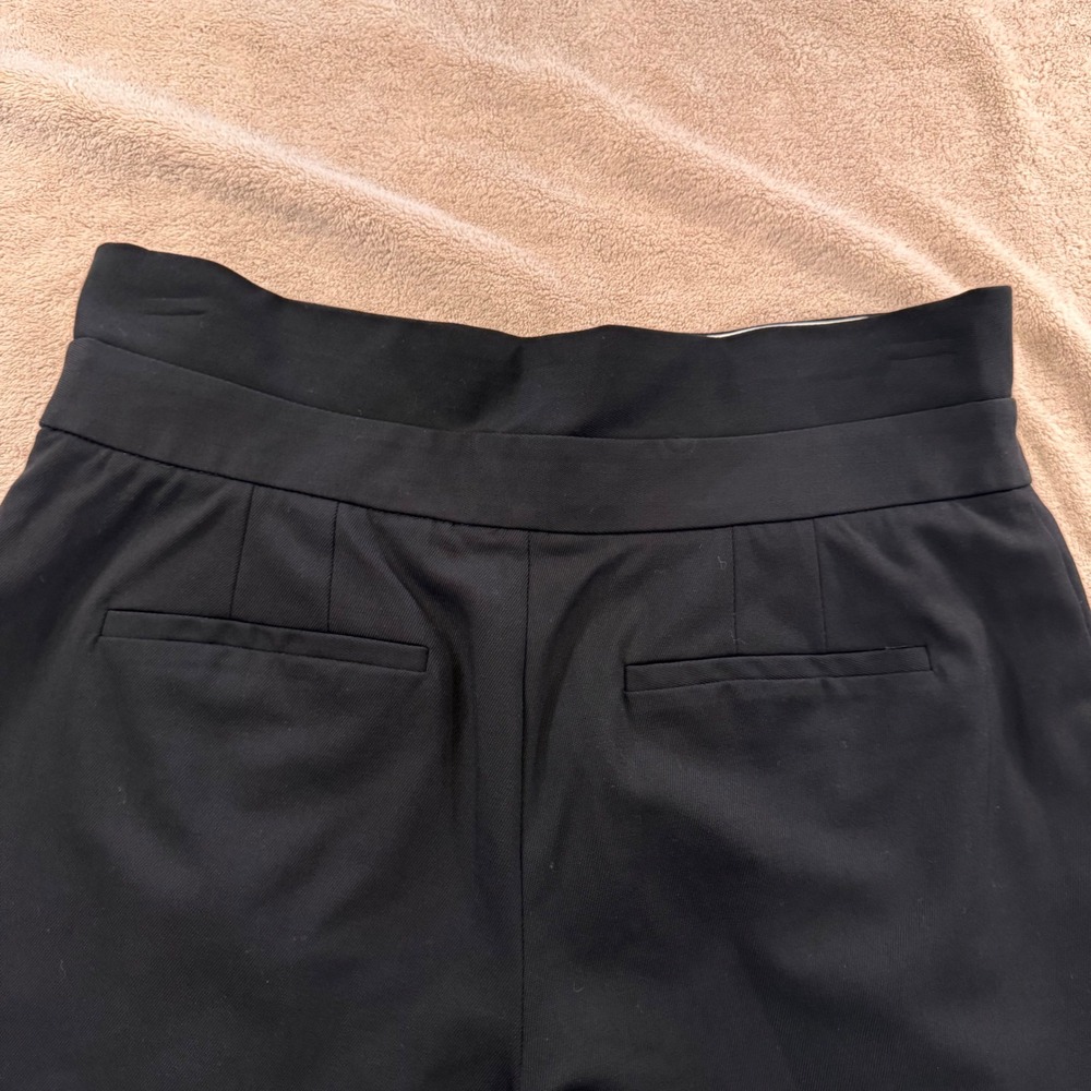 Aritzia Babaton Black Tailored Pleated High Rise Shorts Luxe Minimalist SZ 12 - Picture 9 of 13
